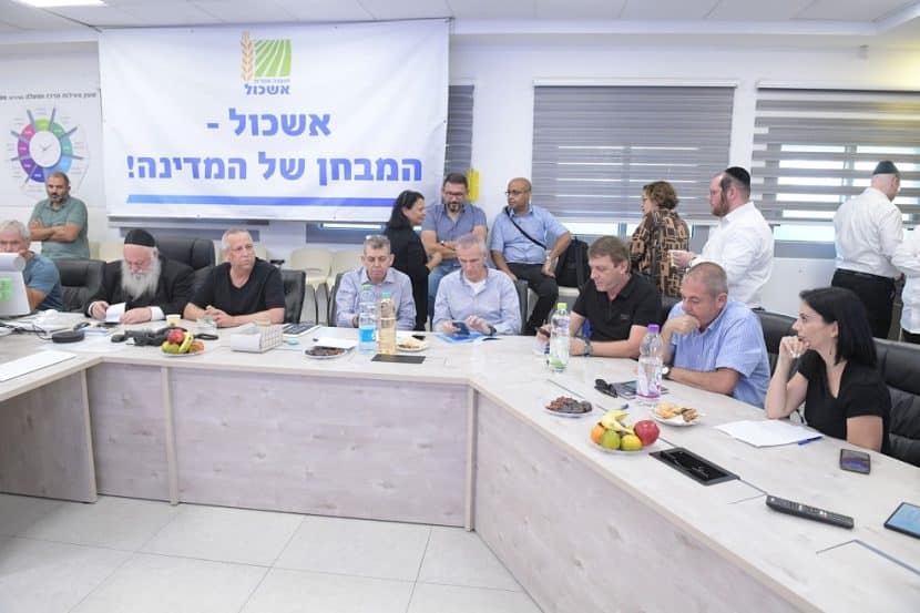 הדיון השבוע על אישור ההסכם עם קיבוץ שפיים // צילום: משרד הבינוי והשיכון