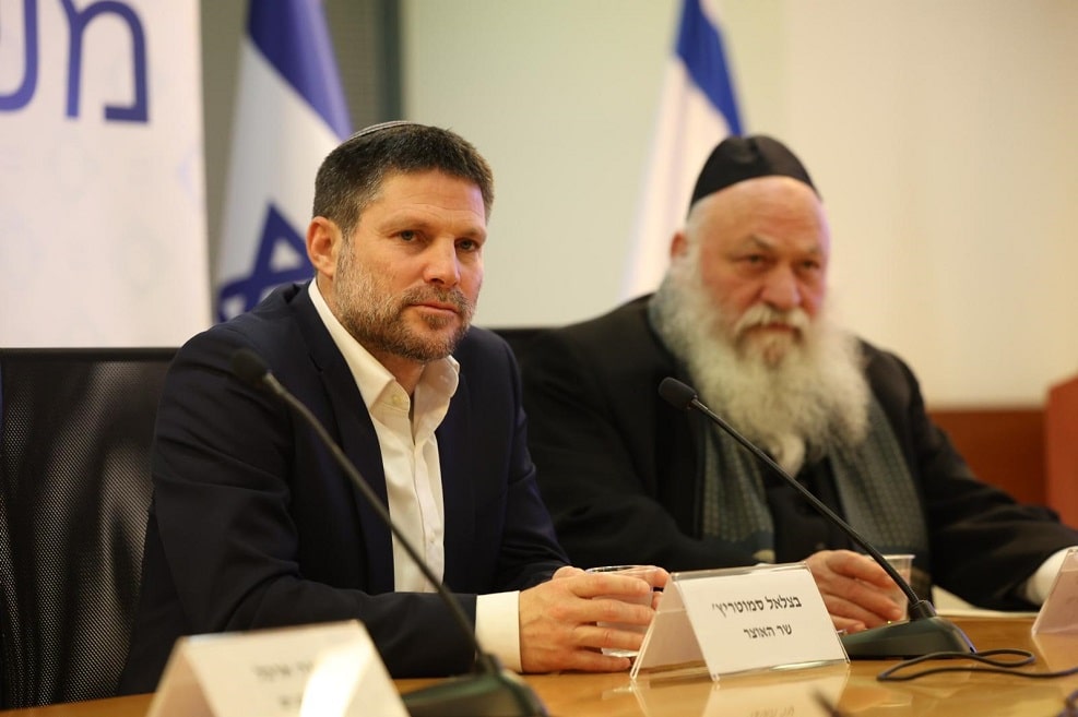 השר יצחק גולדקנופף והשר בצלאל סמוטריץ' מתוך מסיבת העיתונאים // צילום: לעמ עודד קרני