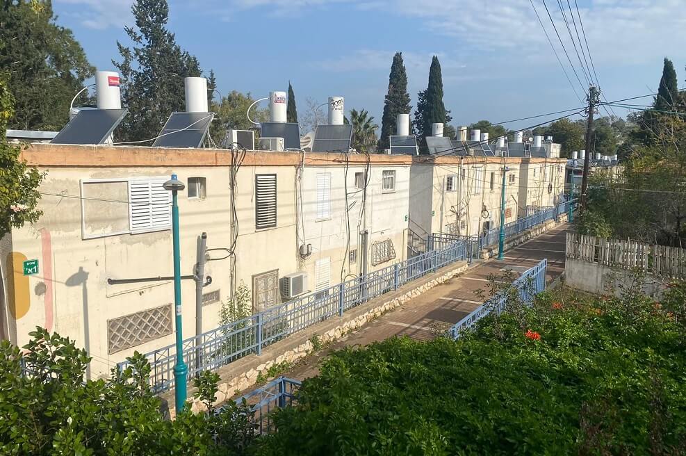 שיכונים ישנים בשכונת גבעת המורה // באדיבות המינהלת להתחדשות עירונית עפולה