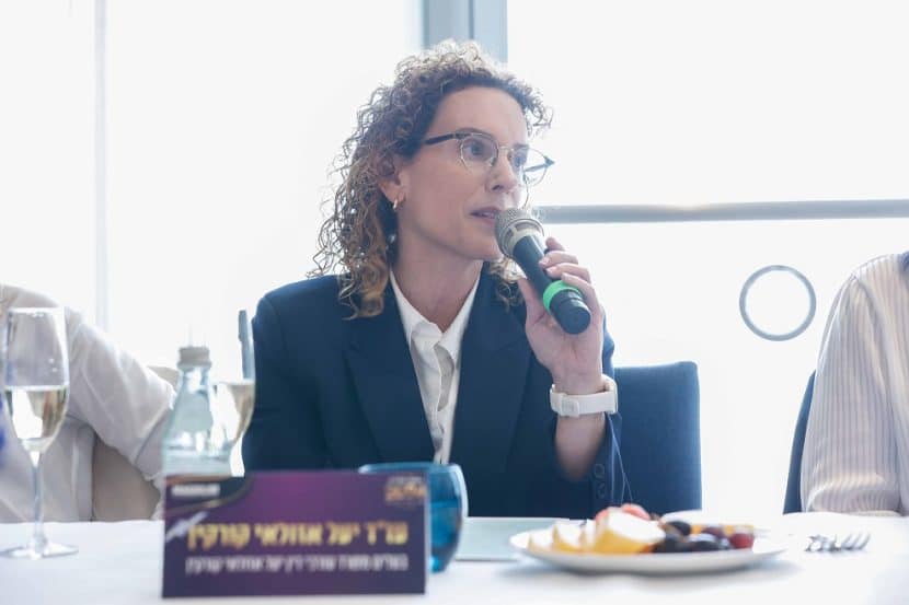 עו"ד יעל אזולאי קורקין בכנס נשות הנדל"ן 2024 // צילום: דרור סיתהכל
