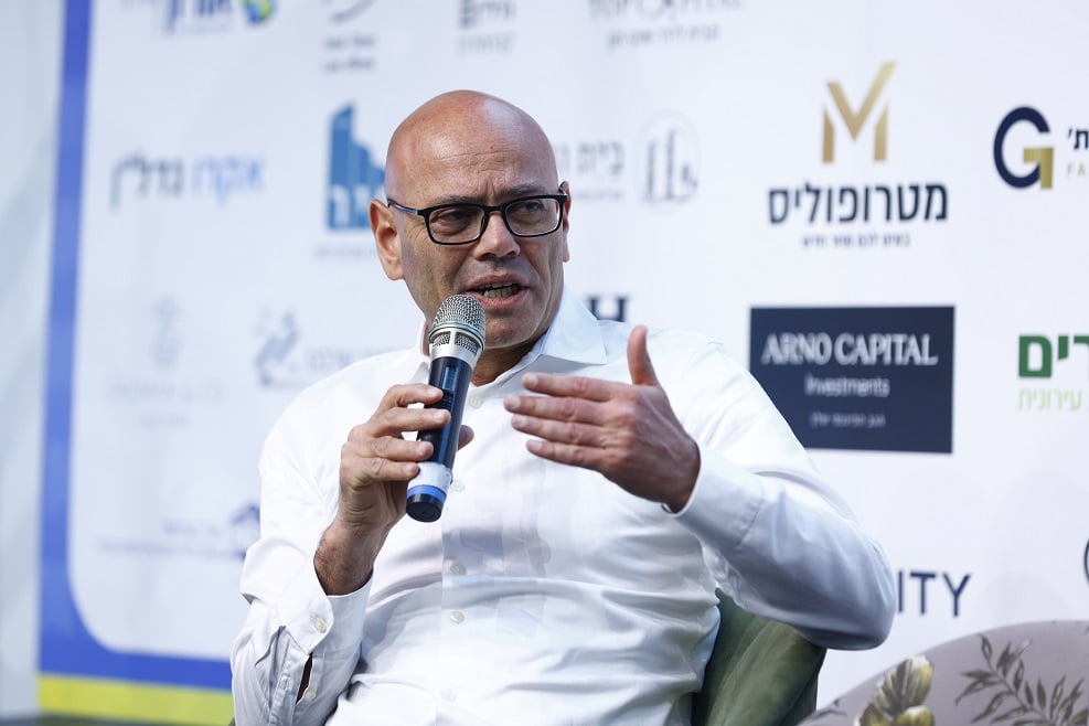 רפי אלמליח בכנס מגדילים // צילום: דרור סיתהכל