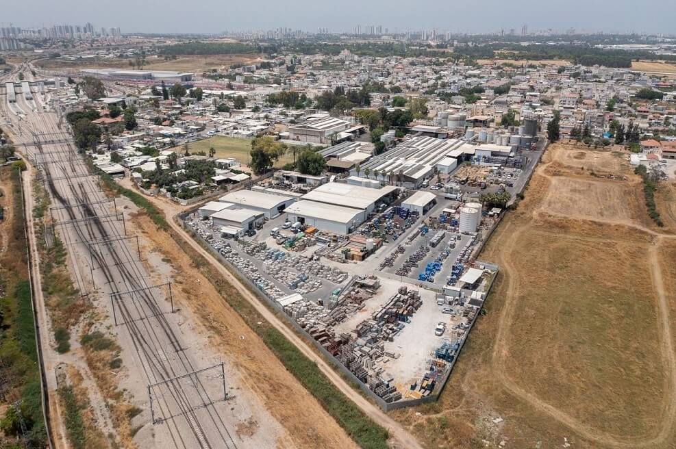 מפעל דלקול לוד // צילום: קרן מרתון