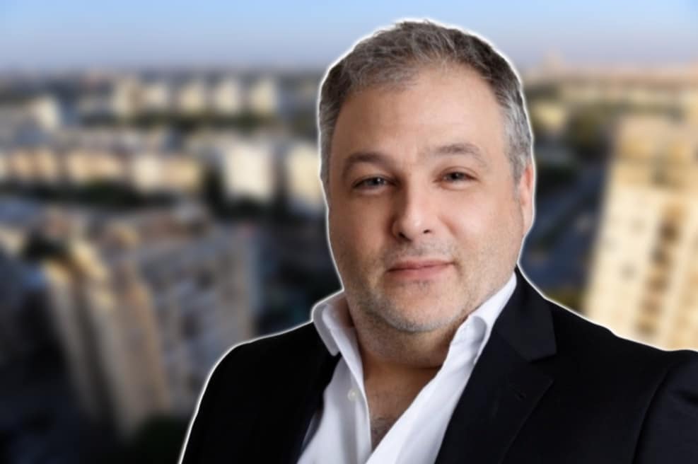 אדר' רוני תימור // מאי כהן | Depositphotos