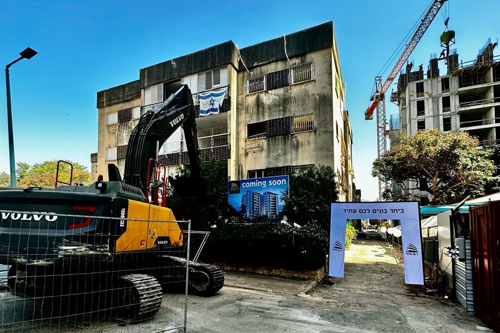 הריסת המבנים הישנים במתחם שברחוב סטרכילביץ // באדיבות חברת י.ב ניר