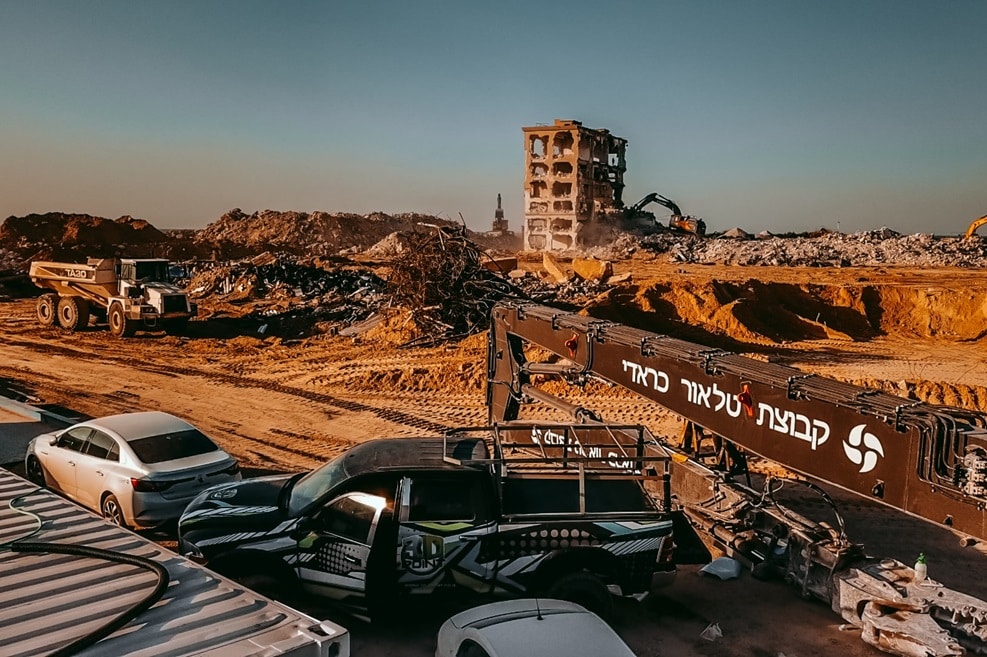 הבתים הראשונים בקיבוץ בארי שיצאו להריסה לפני שנה // צילום: קבוצת טלאור כראדי