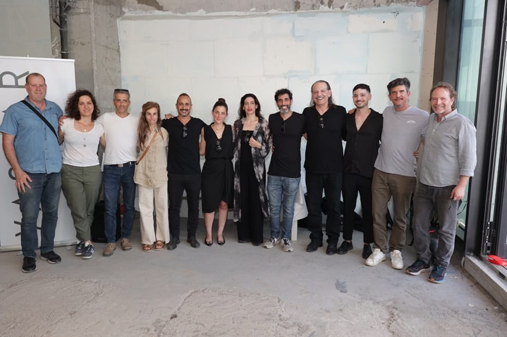 אבנר ישר עם השותפים החדשים, השותפים הבכירים הנוכחים והשותפות הנוכחיות // צילום: רפי דלויה