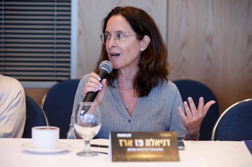 דניאלה פז בכנס הטובים ביותר של אתר מגדילים // צילום: דרור סיתהכל