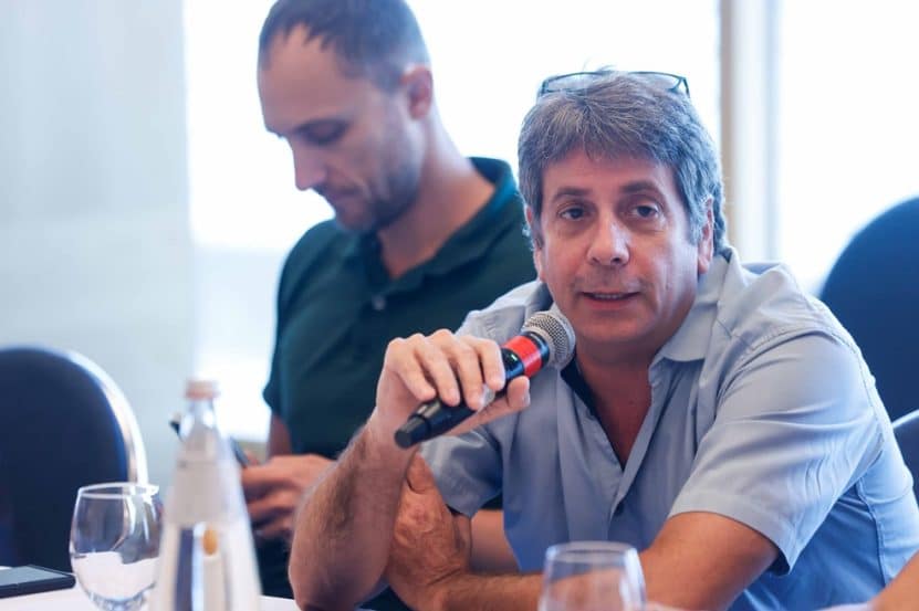 עו"ד גיא פרבמן בכנס הטובים ביותר של אתר מגדילים // צילום: דרור סיתהכל