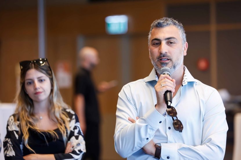 עו"ד גיא יקותיאל בכנס הטובים ביותר של אתר מגדילים // צילום: דרור סיתהכל