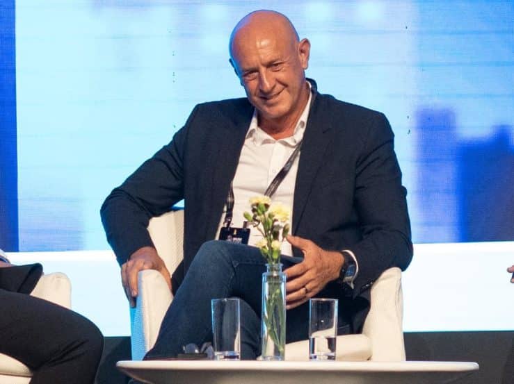 יגאל סלוביק בוועידת מרכז השלטון המקומי // צילום: עידן שיסטר