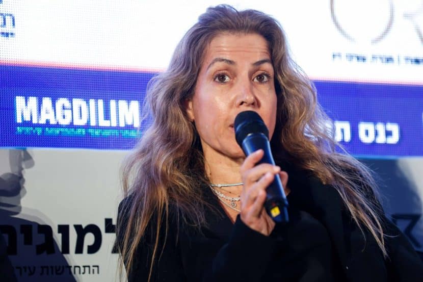 קארן ברנזון בפאנל 'מכינים את השטח' מתוך כנס הנדל"ן השנתי // צילום: דרור סיתהכל