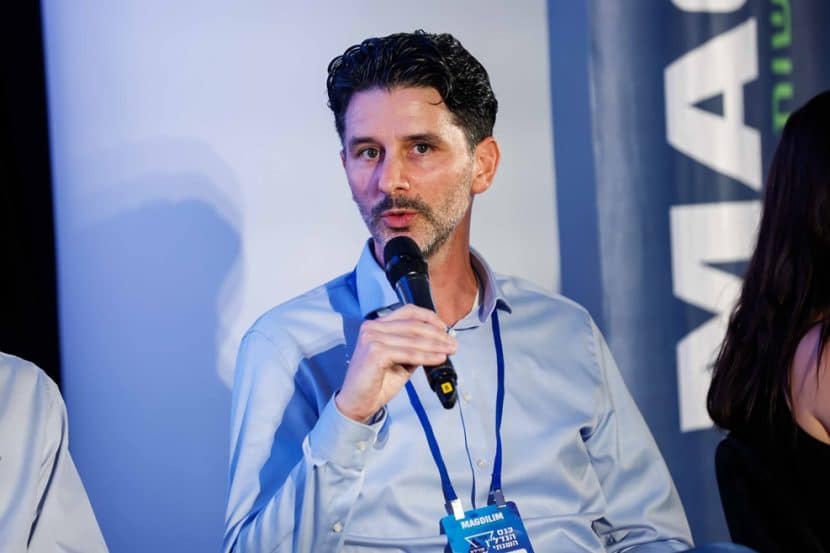 אינג' ליאור זייטלר בפאנל 'מכינים את השטח' מתוך כנס הנדל"ן השנתי // צילום: דרור סיתהכל