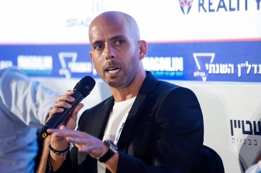 אלעד אפרגן בכנס הנדל"ן השנתי של אתר מגדילים // צילום: דרור סיתהכל