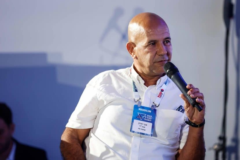 אבי פרץ בכנס הנדל"ן השנתי של אתר מגדילים // צילום: דרור סיתהכל