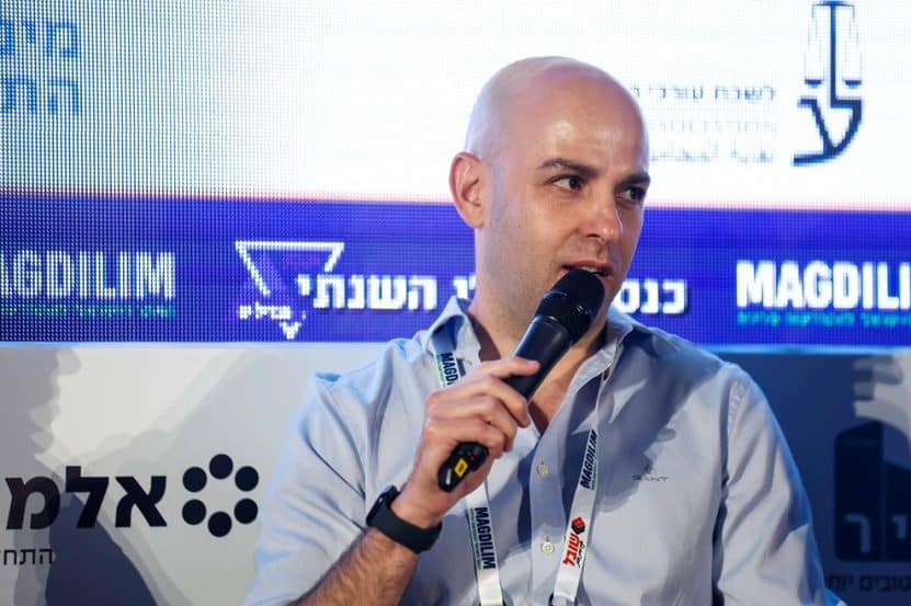 טל קידר בכנס הנדל"ן השנתי של אתר מגדילים // צילום: דרור סיתהכל
