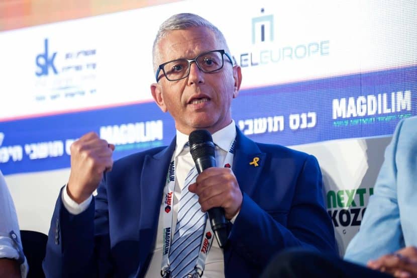 עו"ד רון ברנט בפאנל הצד הכלכלי מתוך כנס הנדל"ן השנתי // צילום: דרור סיתהכל
