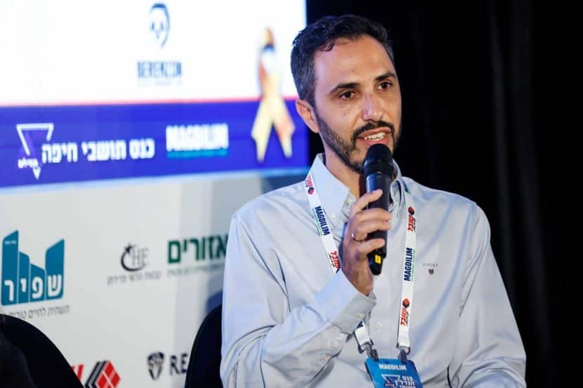 עו"ד אודי רובנס-ווקיל בפאנל 'מכינים את השטח' מתוך כנס הנדל"ן השנתי // צילום: דרור סיתהכל