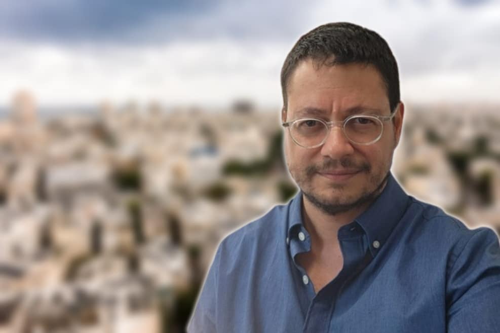 ישי ולנסי // צילום: דוברות עירית בת-ים | Depositphotos