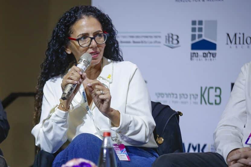 אושרת בראל בכנס הבמה המרכזית // צילום:  דרור סיתהכל