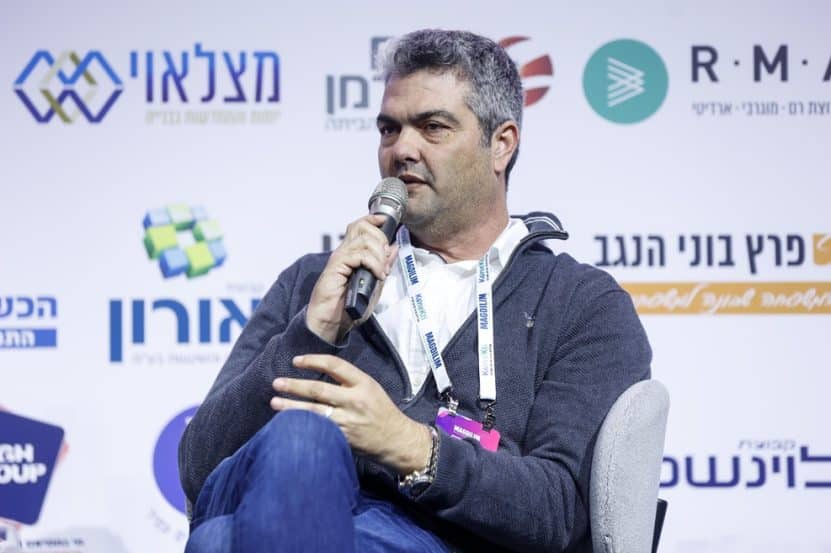 גלעד אורן בכנס הבמה המרכזית // צילום: דרור סיתהכל
