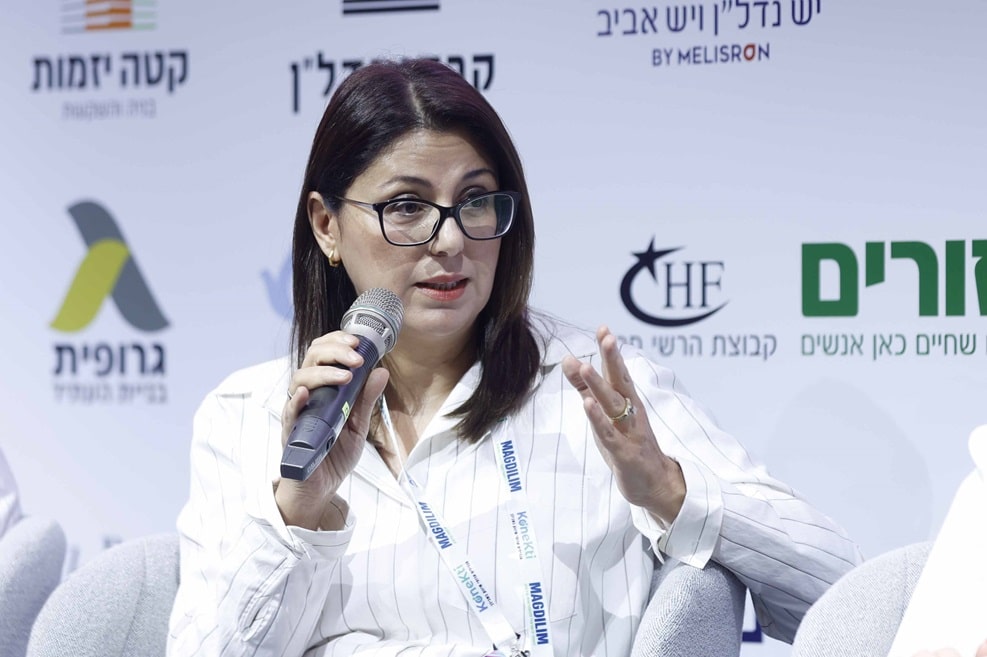 עו"ד שרית אריאלי בן שמחון בכנס הבמה המרכזית // צילום: דרור סיתהכל