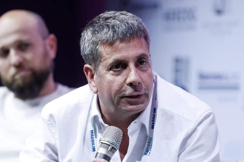 עו"ד גיא פרבמן בכנס הבמה המרכזית // צילום: דרור סיתהכל