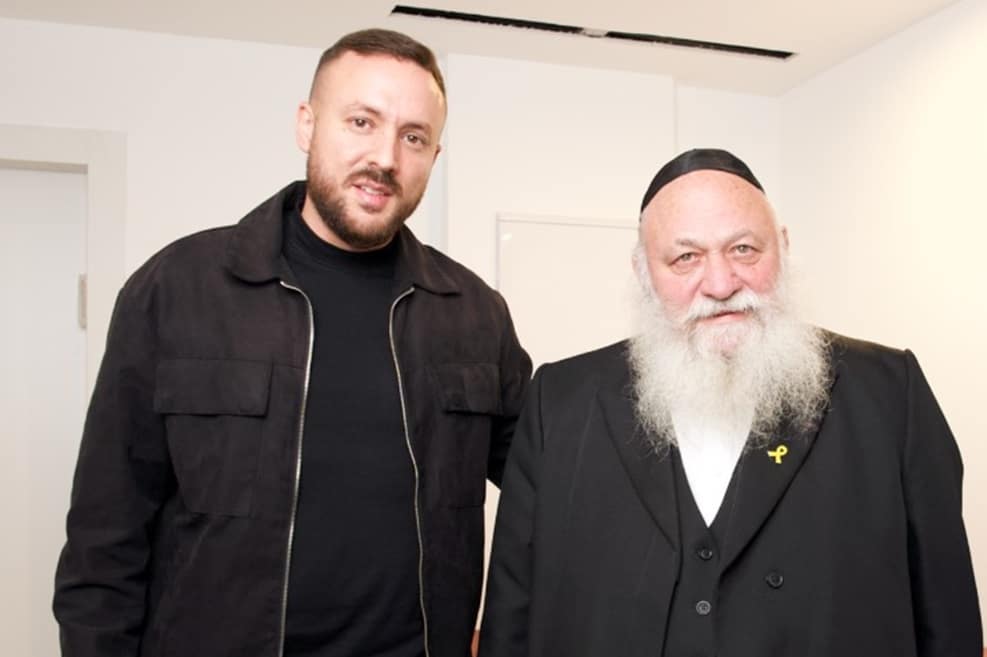 מימין: השר יצחק גולדקנוף ואבישי בוחבוט // צילום: Erra investments