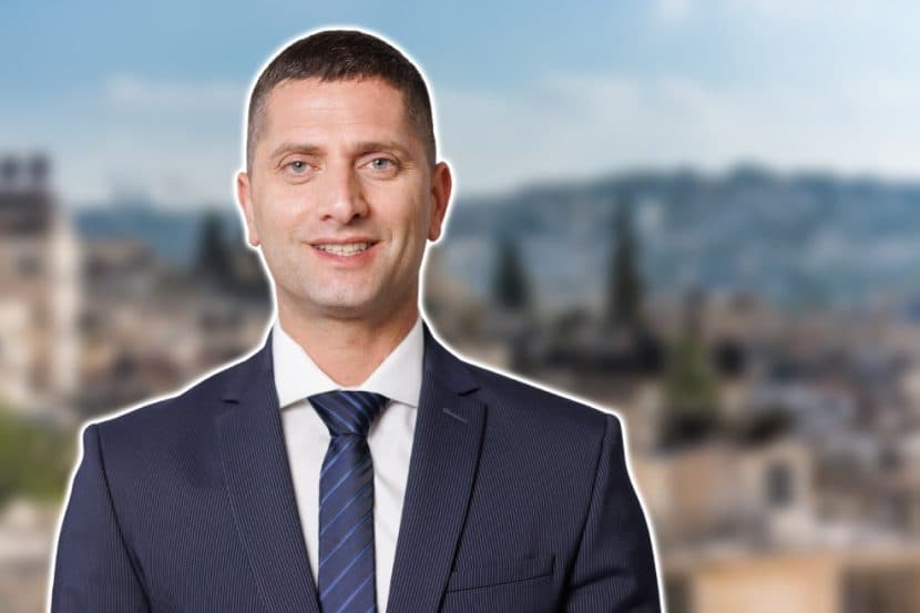 רועי לוי // צילום: דוברות עיריית נשר | Depositphotos