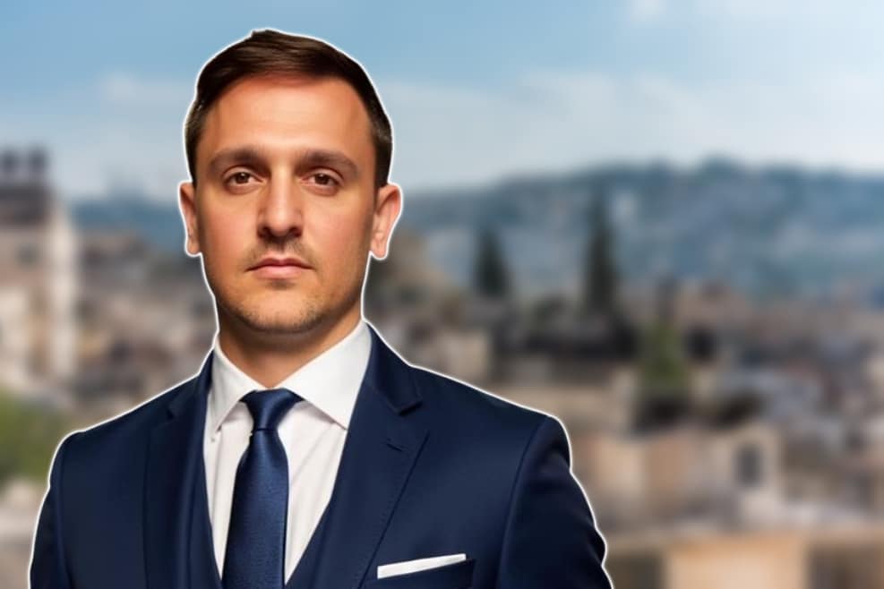 עו"ד תום צור // צילום: יח"צ | Depositphotos