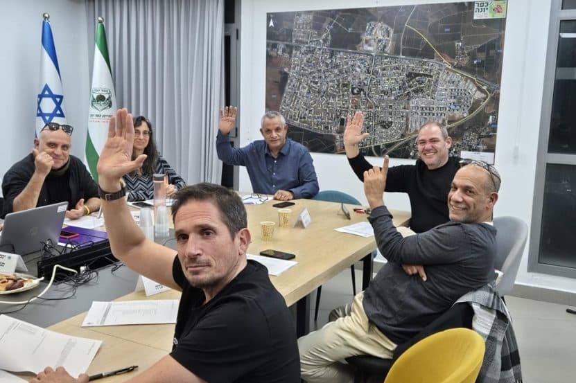 צילום של ההצבעה: דוברות עיריית כפר יונה