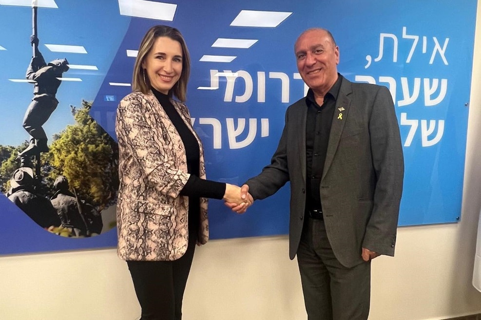 אדריכלית אנה ליבקין וראש העיר אלי לנקרי // צילום: באדיבות דוברות עיריית אילת