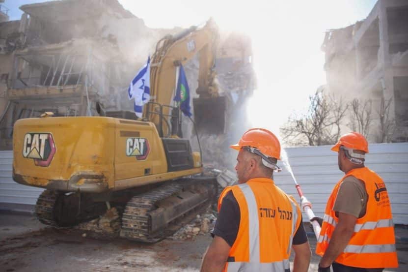 הריסת המבנים ברמת גן // צילום: אורי חבושי