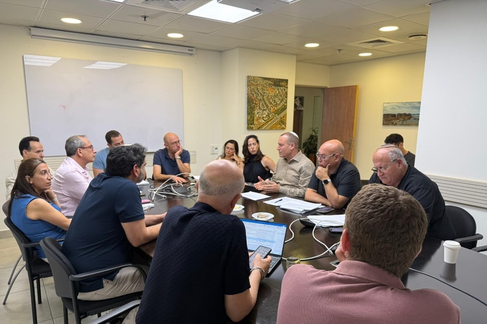 פגישת ראש העיר עם גורמי המקצוע // צילום: צילום דוברות עיריית רחובות