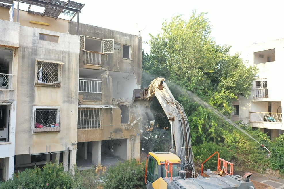 הריסת הבניינים ברחוב מוהליבר ביהוד מונסון // צילום: בר לביא