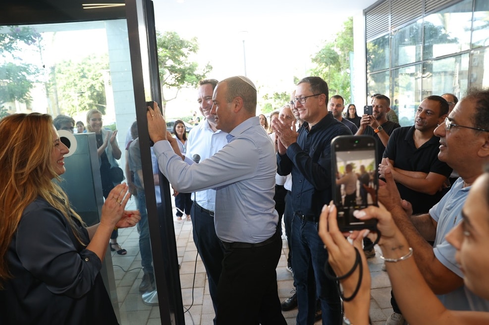 ראש עיריית רחובות, מתן דיל בטקס החניכה // צילום: הילה ראדמי