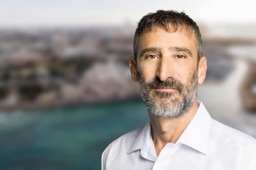 ארז שפונדר // צילום: שפונדר פדלון | Depositphotos