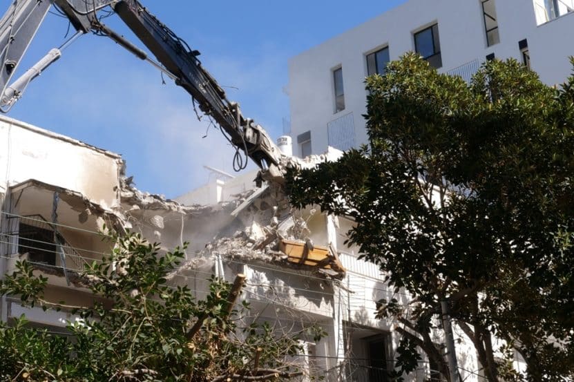 אירוע הריסה פנקס 19-23 בתל אביב // צילום: באדיבות חברת אדם שוסטר