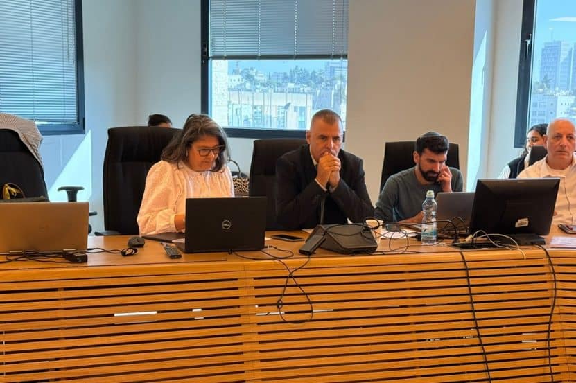 ראש העיר במהלך הדיון בותמ"ל // צילום: עיריית כפר סבא