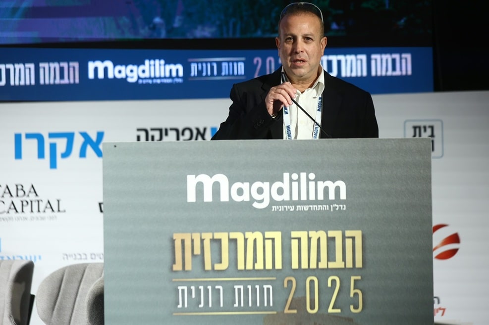 ד"ר דורון סייג בכנס מגדילים // צילום: דרור סיתהכל