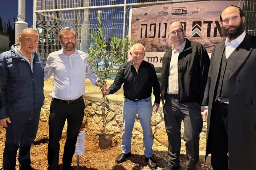 הסכם פיתוח במועצת בנימין // צילום: באדיבות משרד הבינוי והשיכון